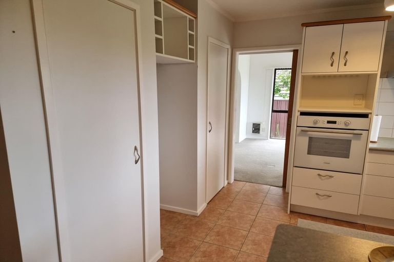 Photo of property in 57 Dalwhinnie Parade, Highland Park, Auckland, 2010