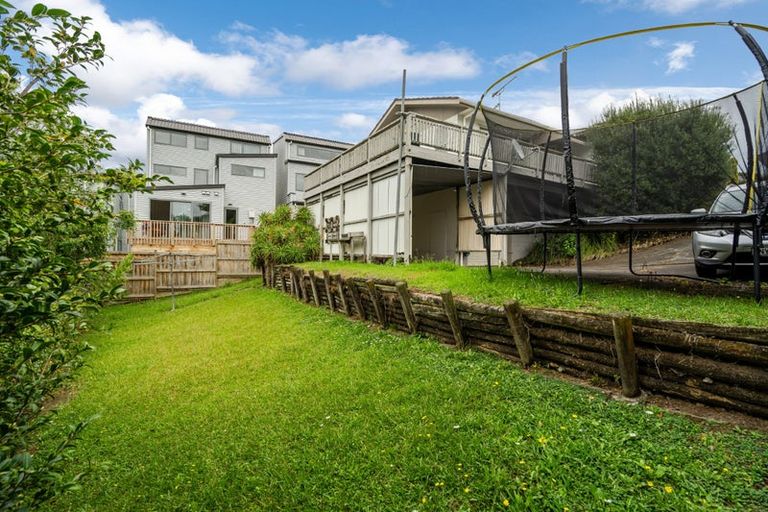 Photo of property in 13 Celeste Place, Totara Vale, Auckland, 0627