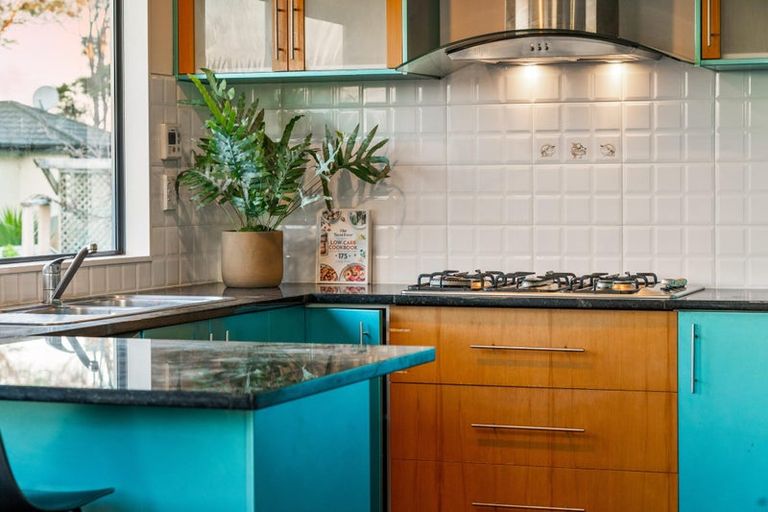 Photo of property in 78 San Valentino Drive, Henderson, Auckland, 0612