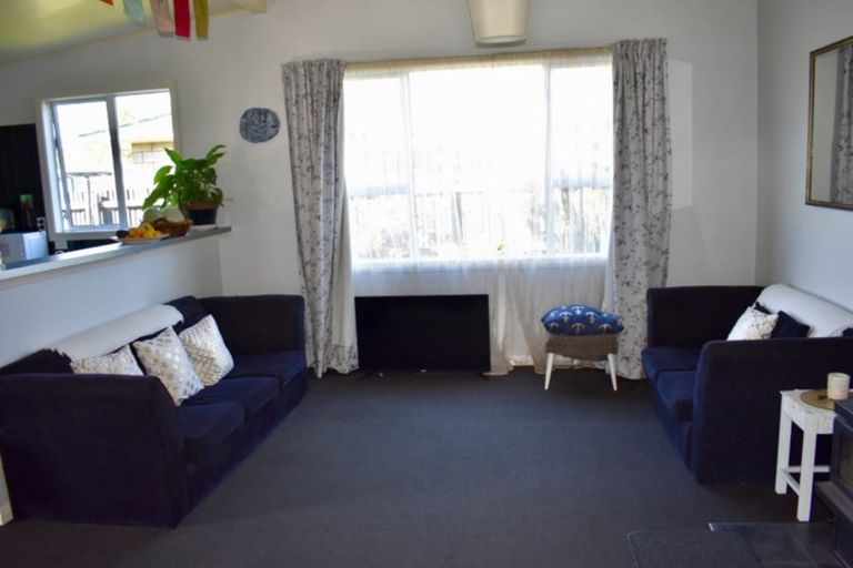 Photo of property in 17 Peel Street, Westport, 7825