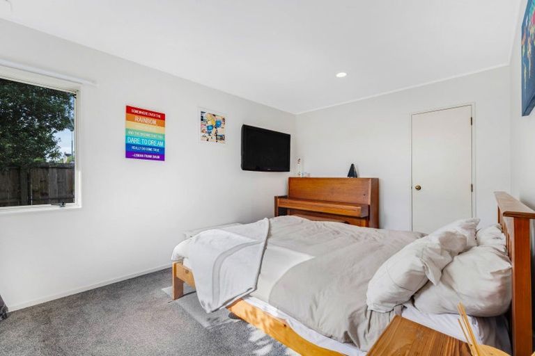 Photo of property in 17 Matterhorn Crescent, Northpark, Auckland, 2013