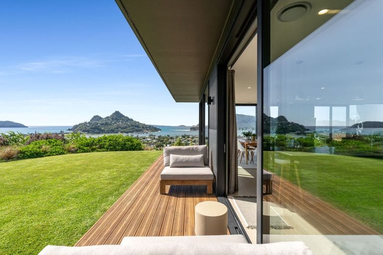 Photo of property in 7 Mason Rise, Tairua, 3508