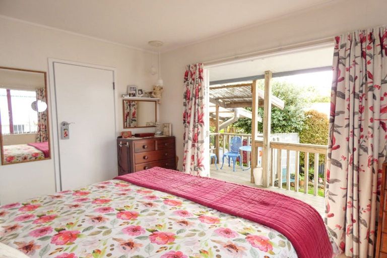 Photo of property in 5 Te Whena Street, Otaki Beach, Otaki, 5512