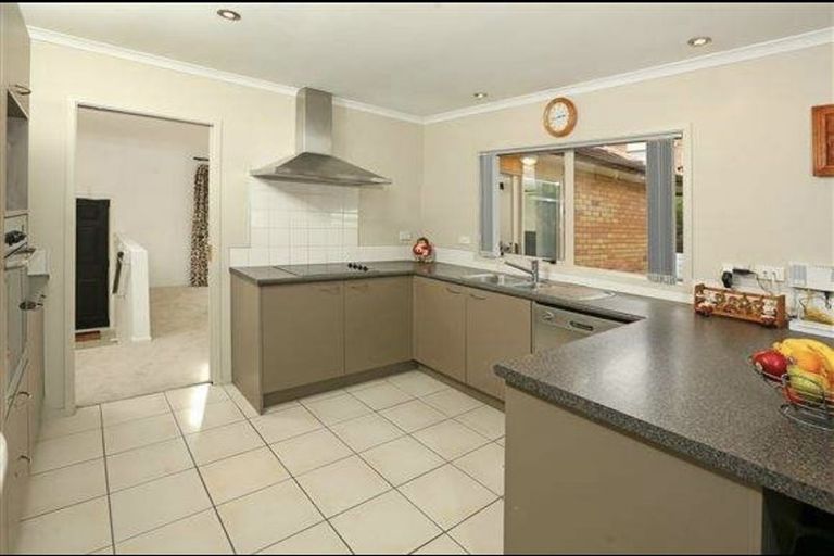 Photo of property in 4 Bibury Avenue, Henderson, Auckland, 0612