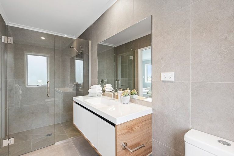 Photo of property in 35 Hayfield Way, Karaka, Papakura, 2113