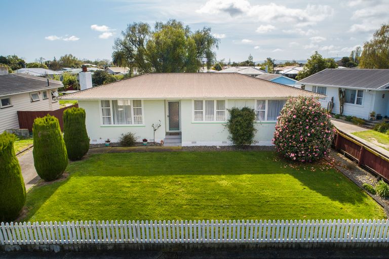 Photo of property in 17 Cavendish Crescent, Awapuni, Palmerston North, 4412