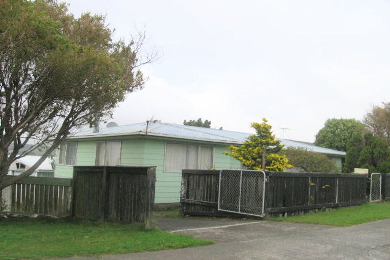 Photo of property in 38 Almora View, Ascot Park, Porirua, 5024