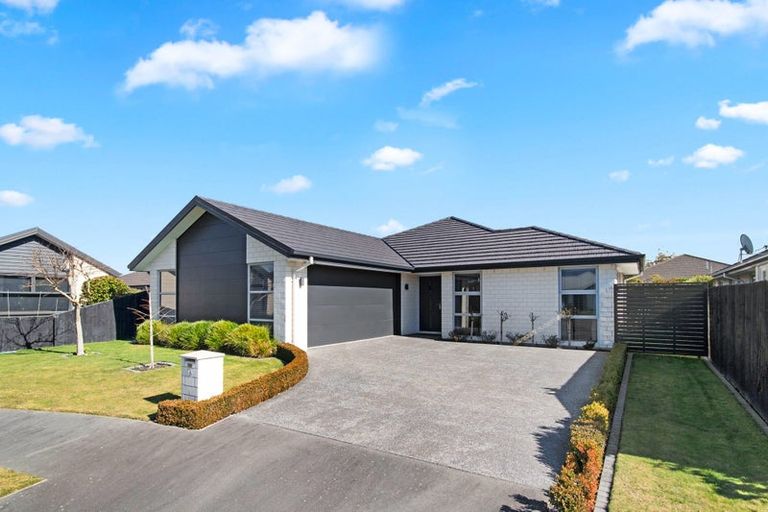 Photo of property in 16 Whitau Place, Marshland, Christchurch, 8083