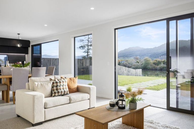 Photo of property in 92 Great South Road, Pokeno, 2402