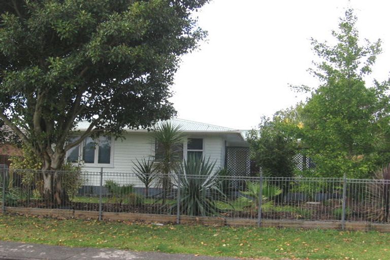 Photo of property in 3 Tamariki Avenue, Kelston, Auckland, 0602