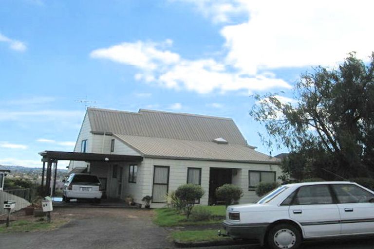 Photo of property in 1/13 Gwenand Place, Botany Downs, Auckland, 2010