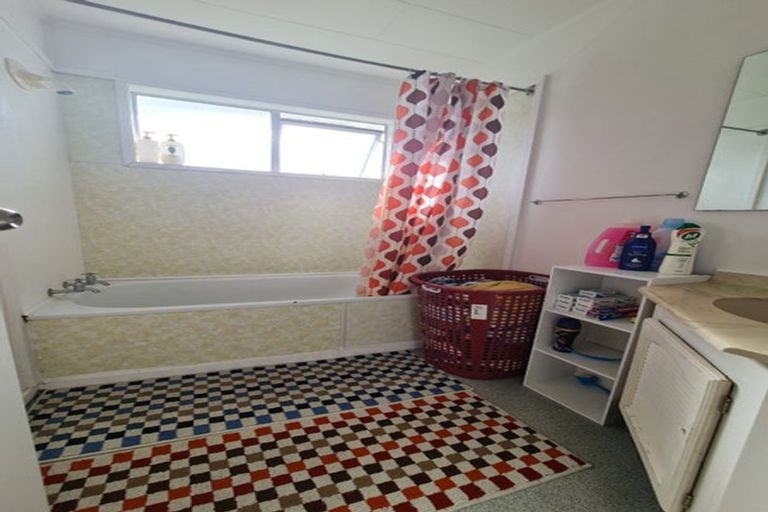 Photo of property in 2/54 Ambler Avenue, Glen Eden, Auckland, 0602