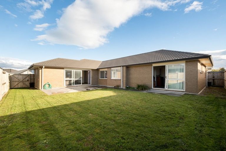 Photo of property in 22 Oka Street, Papamoa Beach, Papamoa, 3118