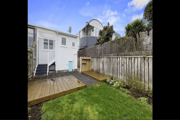 Photo of property in 23 Trent Street, Island Bay, Wellington, 6023