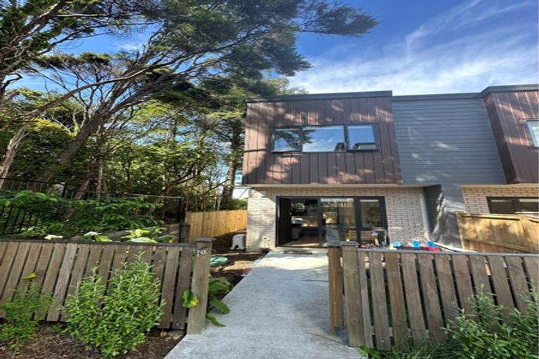 Photo of property in 19/9 Schnapper Rock Road, Greenhithe, Auckland, 0632