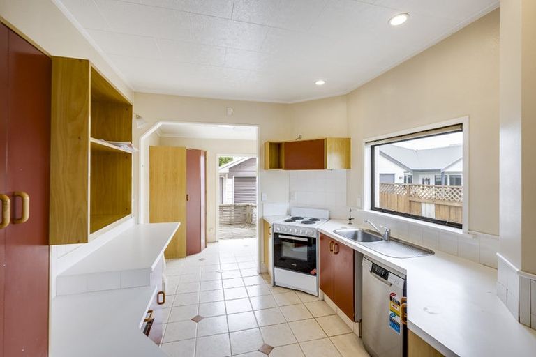 Photo of property in 32 Auckland Road, Greenmeadows, Napier, 4112