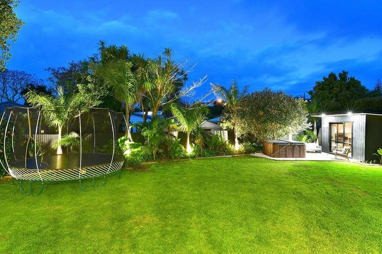 Photo of property in 73 The Circle, Manly, Whangaparaoa, 0930