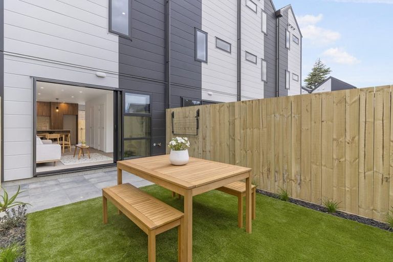 Photo of property in 6/20 Moor Avenue, Te Atatu Peninsula, Auckland, 0610