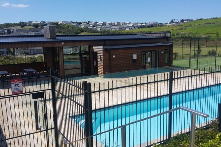 Photo of property in 31 Discovery Drive, Gulf Harbour, Whangaparaoa, 0930