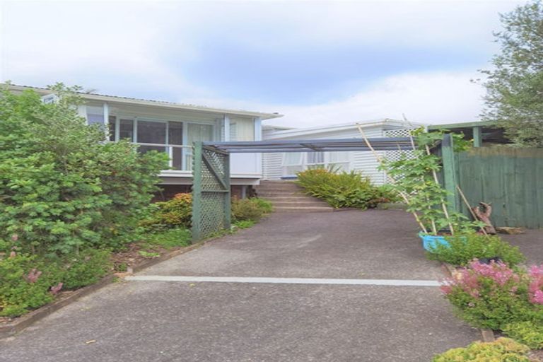 Photo of property in 228 Whitney Street, Blockhouse Bay, Auckland, 0600