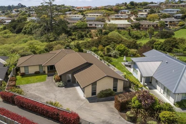 Photo of property in 156 Oteki Park Drive, Welcome Bay, Tauranga, 3112