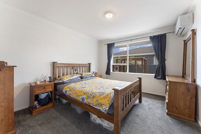 Photo of property in 1/185 Queenspark Drive, Parklands, Christchurch, 8083