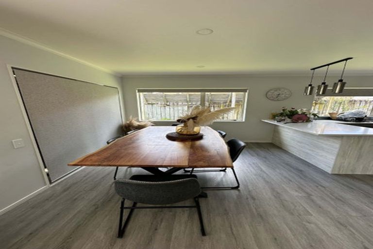 Photo of property in 3 Montilla Place, Manurewa, Auckland, 2102