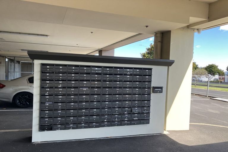 Photo of property in The Rennaissance, 13h/18 Ronwood Avenue, Manukau, Auckland, 2104