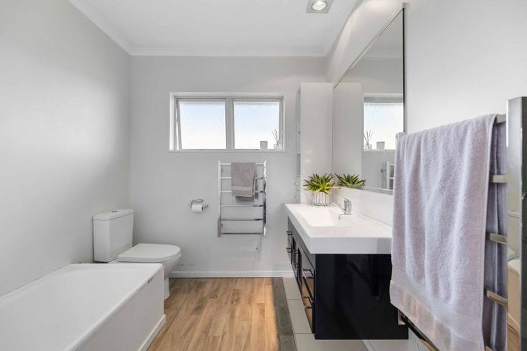 Photo of property in 91 Tamatea Road, Taupo, 3330