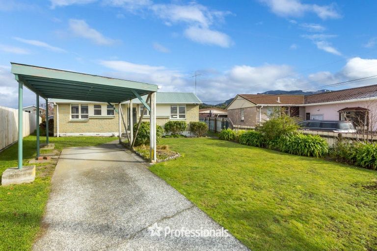 Photo of property in 52 Mary Crescent, Elderslea, Upper Hutt, 5018