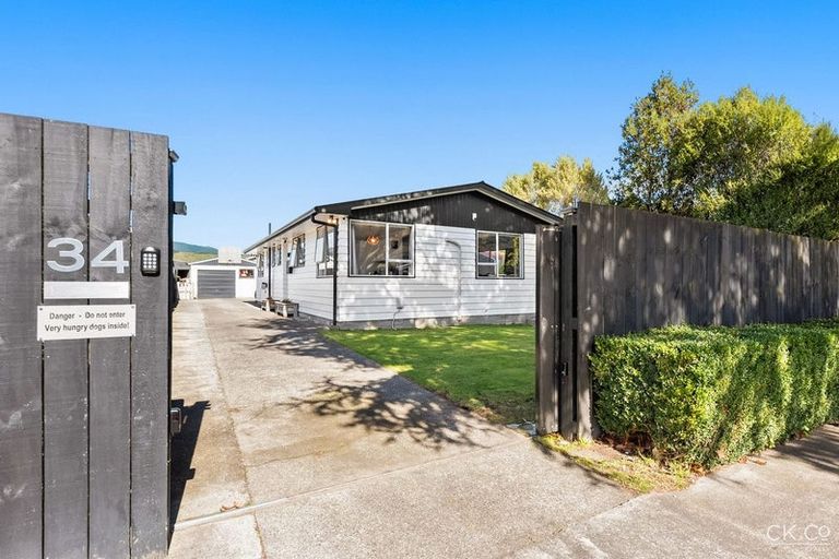 Photo of property in 34 California Drive, Totara Park, Upper Hutt, 5018