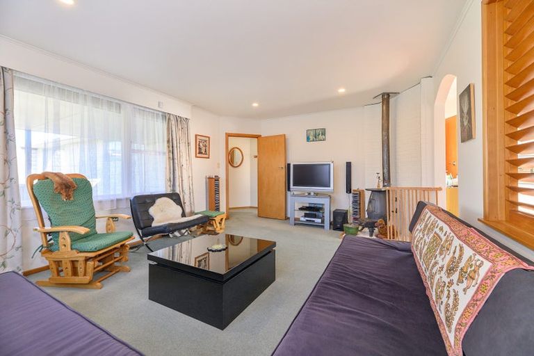 Photo of property in 18 Lavelle Road, Henderson, Auckland, 0612
