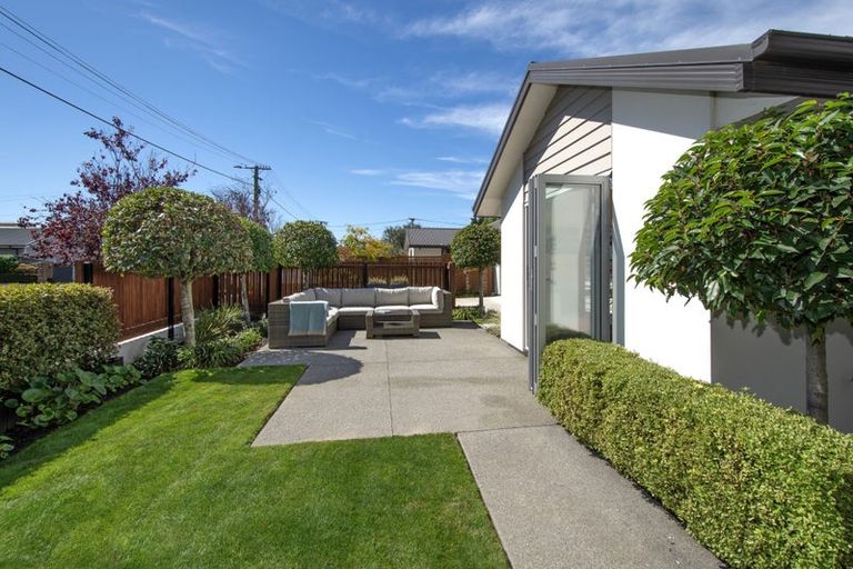 Photo of property in 76 Palatine Terrace, Saint Martins, Christchurch, 8022