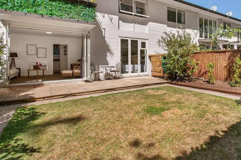 Photo of property in 2/78 Holly Road, St Albans, Christchurch, 8014