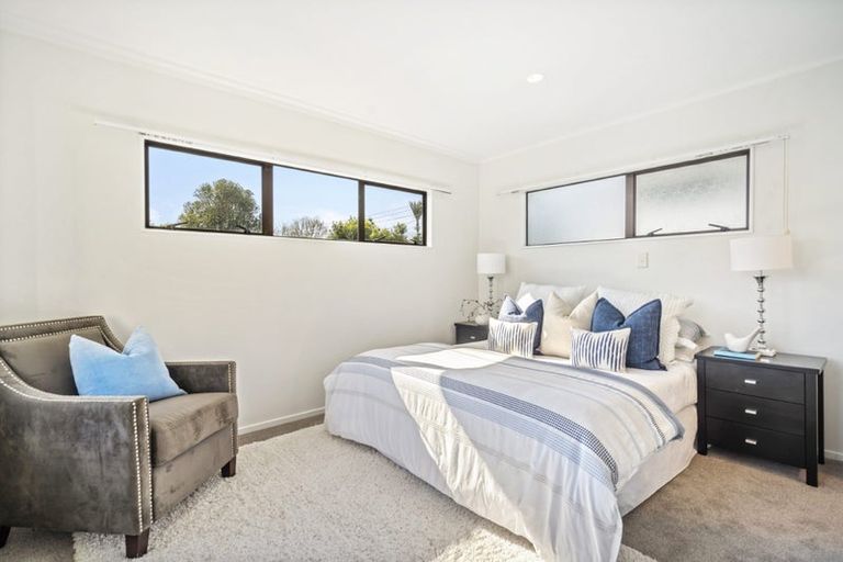 Photo of property in 2/49 Merani Street, Belmont, Auckland, 0622