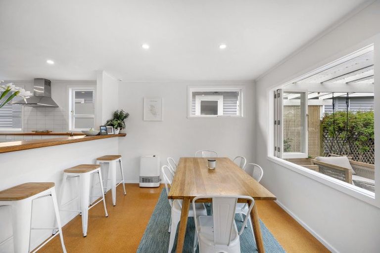 Photo of property in 39 Tuatoru Street, Eastbourne, Lower Hutt, 5013