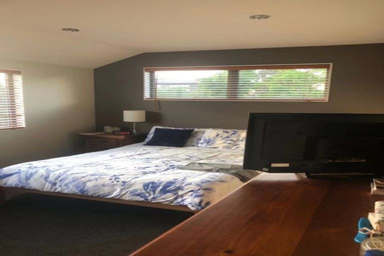 Photo of property in 30a Wicklow Road, Narrow Neck, Auckland, 0622