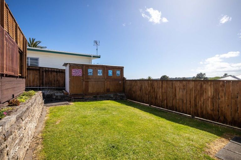 Photo of property in 18 Raniera Street, Glen Avon, New Plymouth, 4312