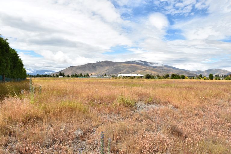 Photo of property in 3 Matukituki Crescent, Twizel, 7901
