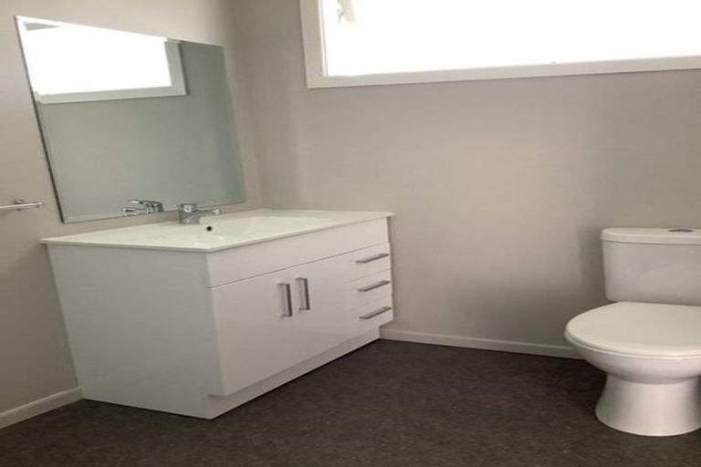 Photo of property in 9/10 Trevethick Grove, Woburn, Lower Hutt, 5010