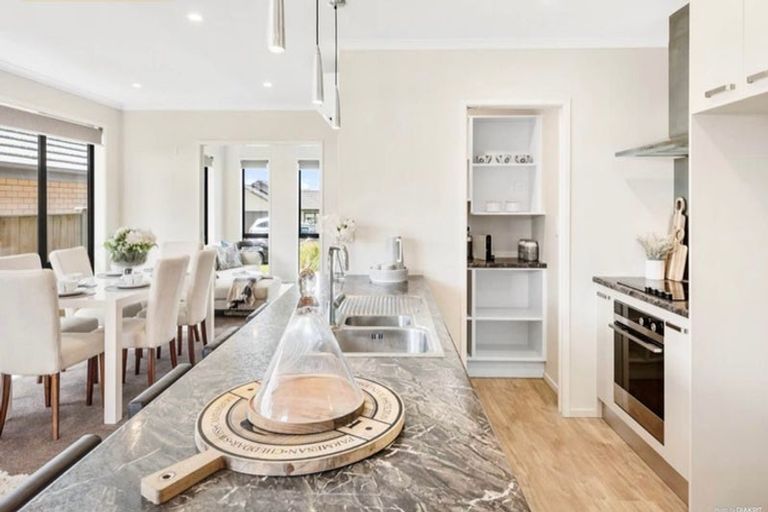 Photo of property in 12 Huamanu Street, Pukekohe, 2120