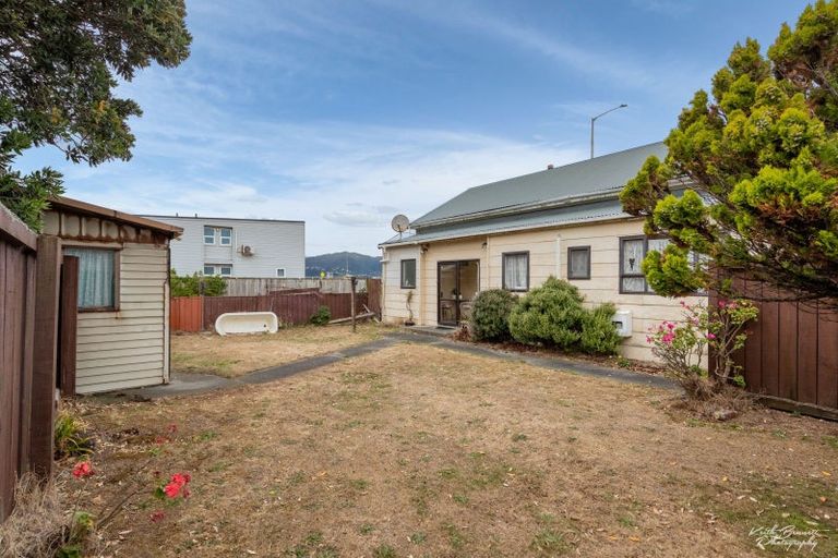 Photo of property in 2 Cuba Street, Petone, Lower Hutt, 5012