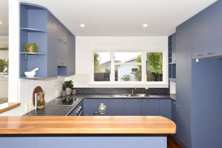 Photo of property in 24 Mappleton Avenue, Burnside, Christchurch, 8053