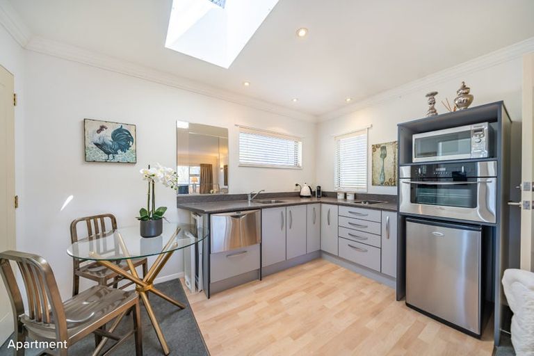 Photo of property in 355 Fergusson Drive, Heretaunga, Upper Hutt, 5018