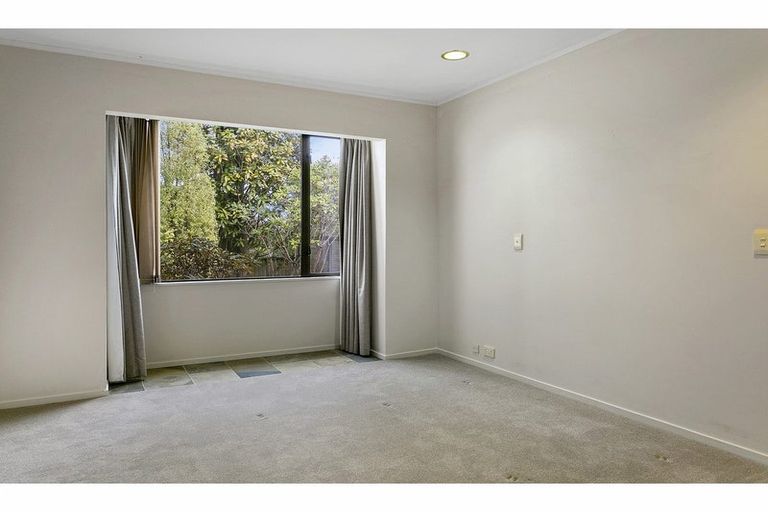 Photo of property in 20 Kurupae Road, Hilltop, Taupo, 3330