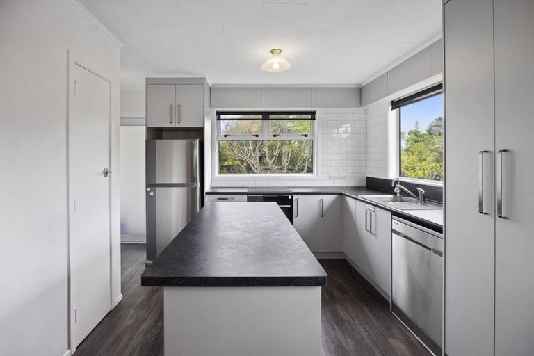 Photo of property in 1 Totara Terrace, Inglewood, 4330