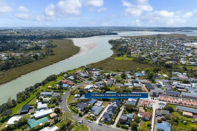 Photo of property in 13a Renata Crescent, Te Atatu Peninsula, Auckland, 0610