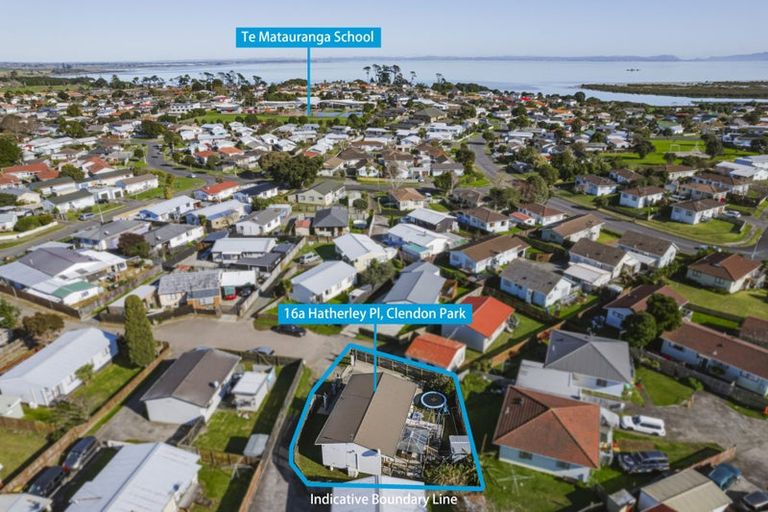 Photo of property in 16a Hatherley Place, Clendon Park, Auckland, 2103