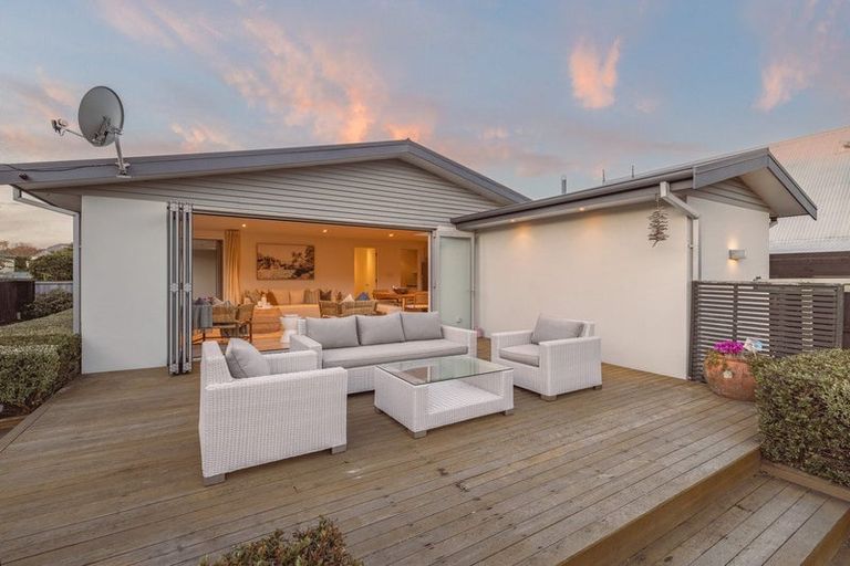 Photo of property in 23 Celia Street, Redcliffs, Christchurch, 8081