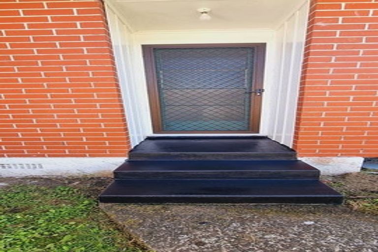 Photo of property in 2/5 Hinemoa Street, Waiwhetu, Lower Hutt, 5010